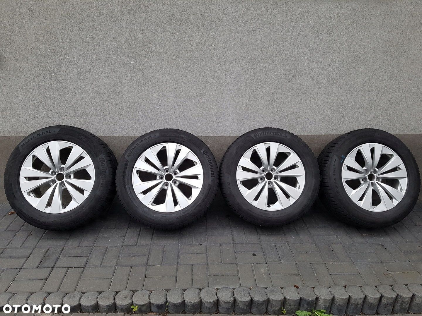 AUDI Q8 SQ8 koła zimowe felga felgi czujniki 265/55/19 4M8601025 - 1