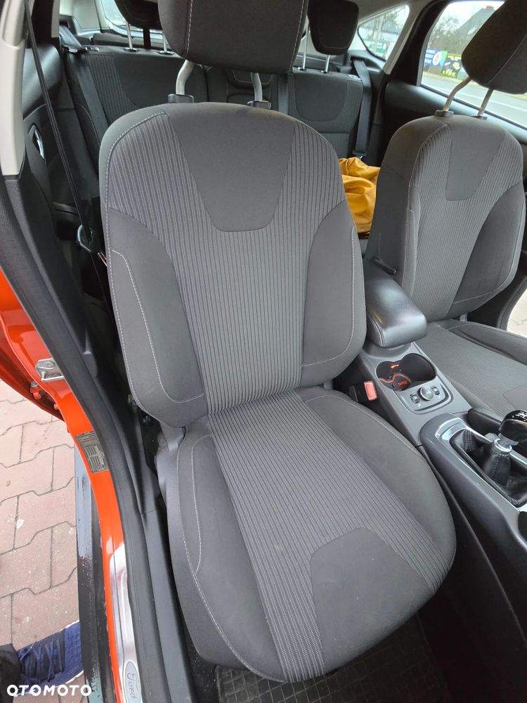 Ford Focus 1.6 TDCi DPF Titanium - 11