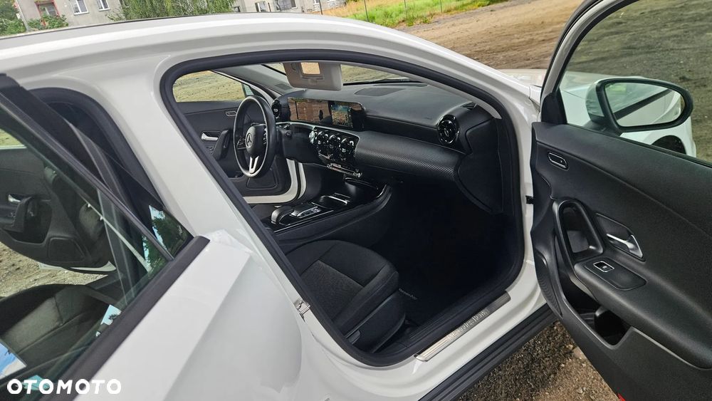 Mercedes-Benz Klasa A 180 d 7G-DCT Progressive - 27
