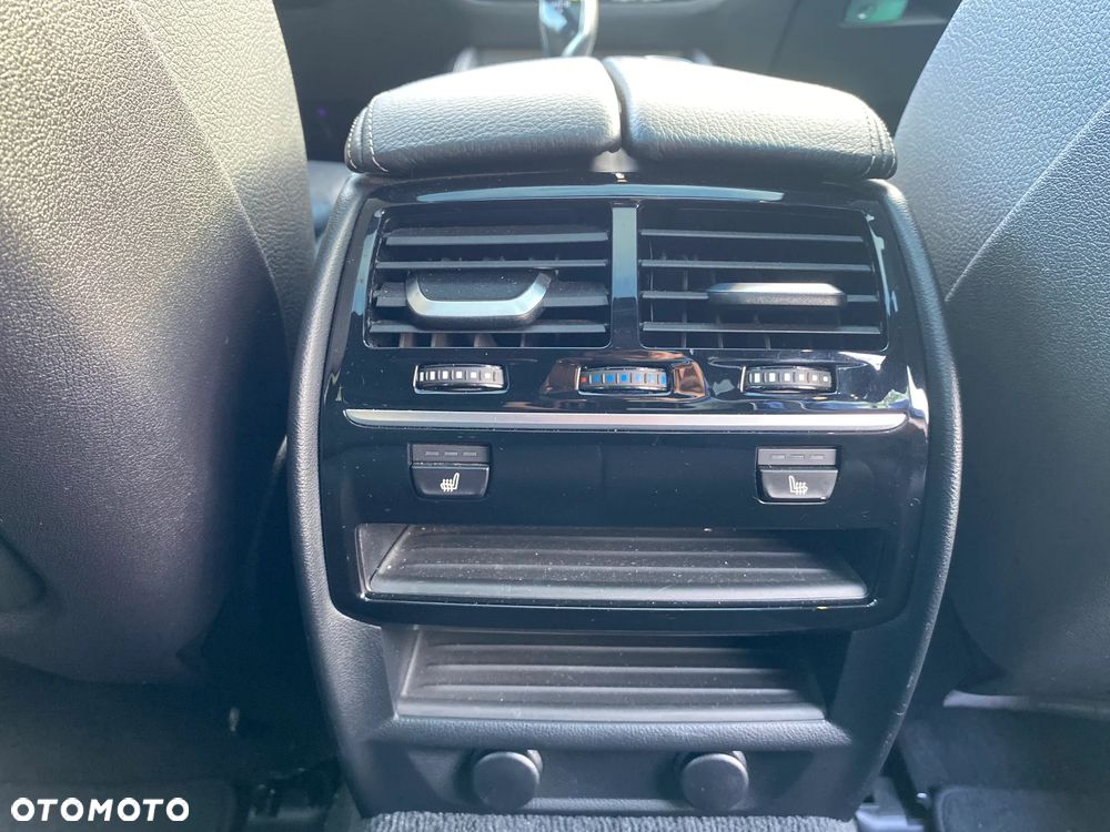 BMW Seria 5 540i xDrive Touring - 23