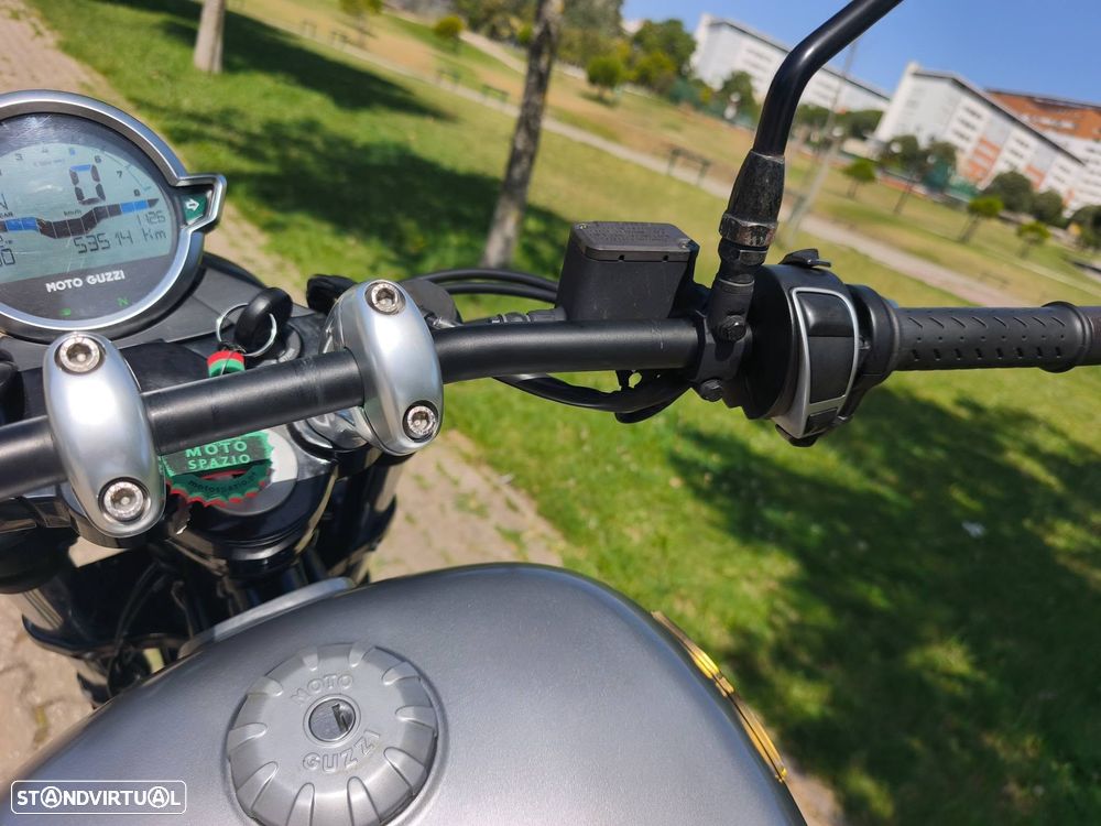 Moto Guzzi V9 Bobber - 3
