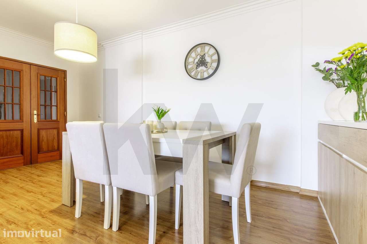 Apartamento T2 com 2 Elevadores, Varandas e Vista Desafogada, Barreiro - Grande imagem: 5/23