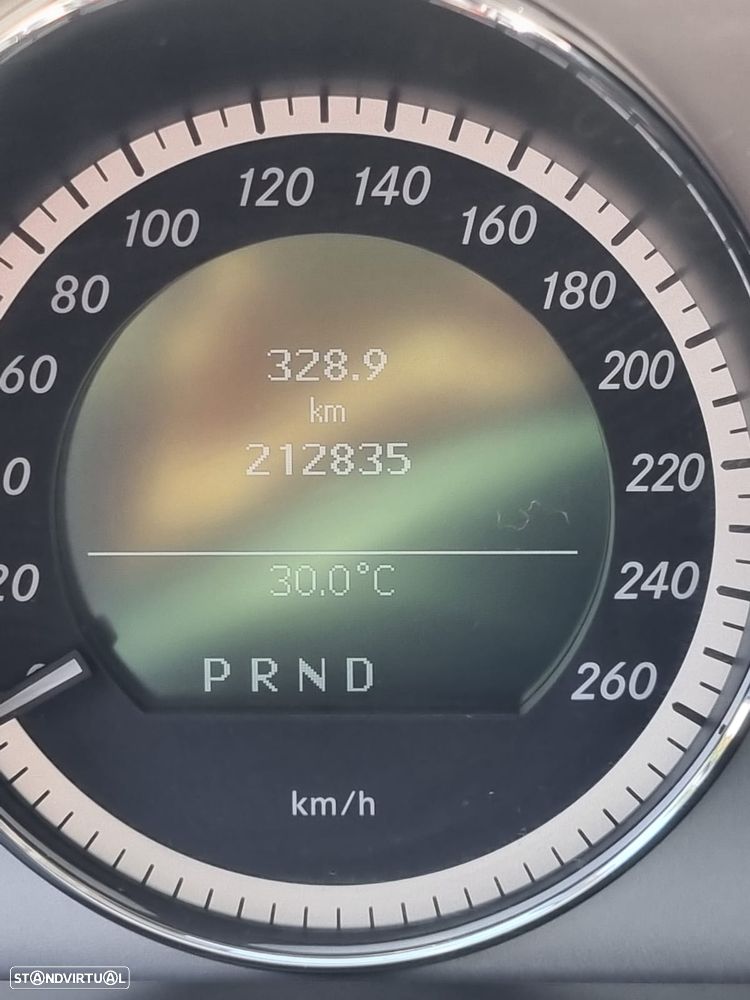 Mercedes-Benz E 250 CDi Avantgarde BlueEfficiency Auto. - 11