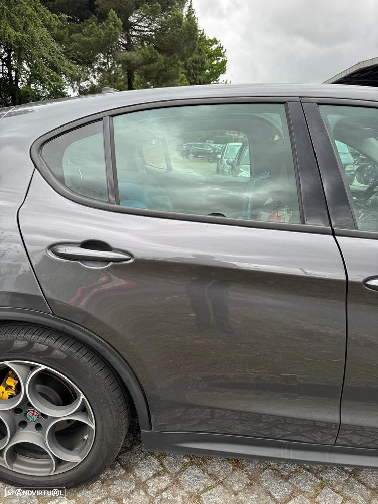 Alfa Romeo Stelvio 2.2 D AT8 - 9