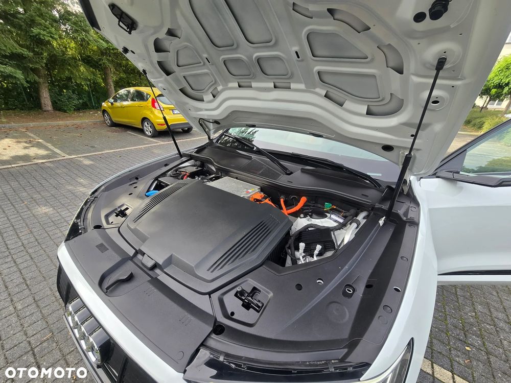 Audi e-tron 55 Quattro S Line - 39