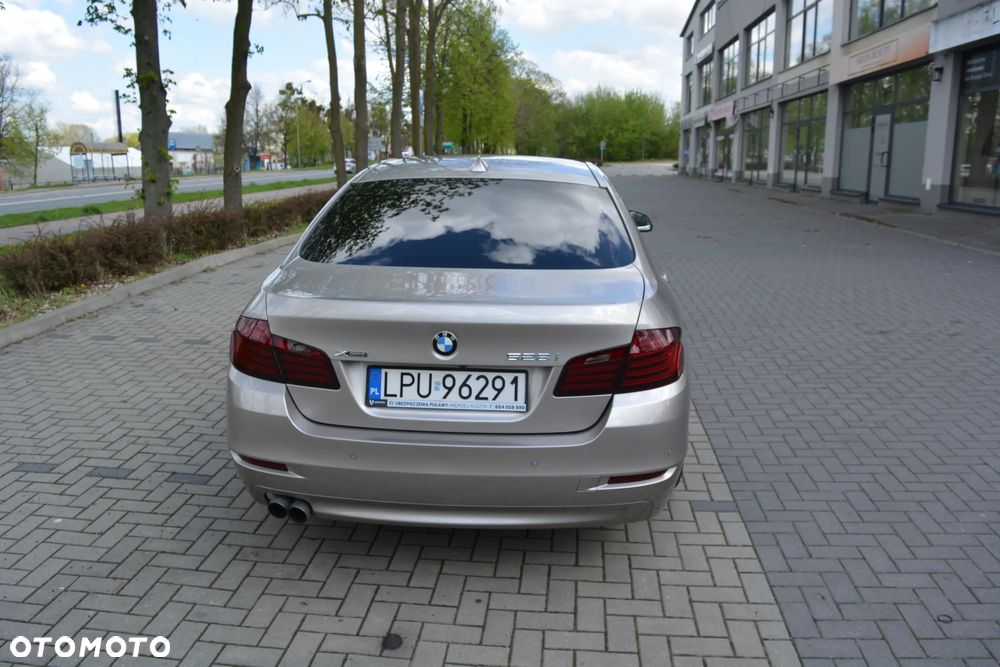BMW Seria 5 528i xDrive Luxury Line - 33