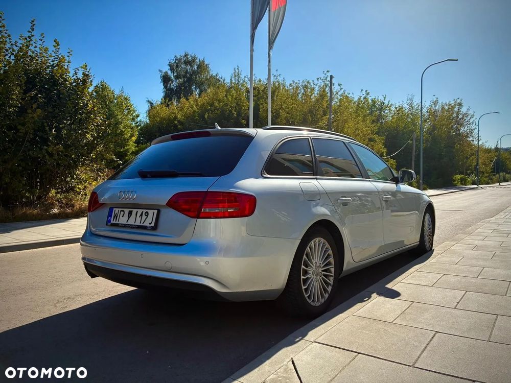 Audi A4 Avant 2.0 TDI Multitronic - 9