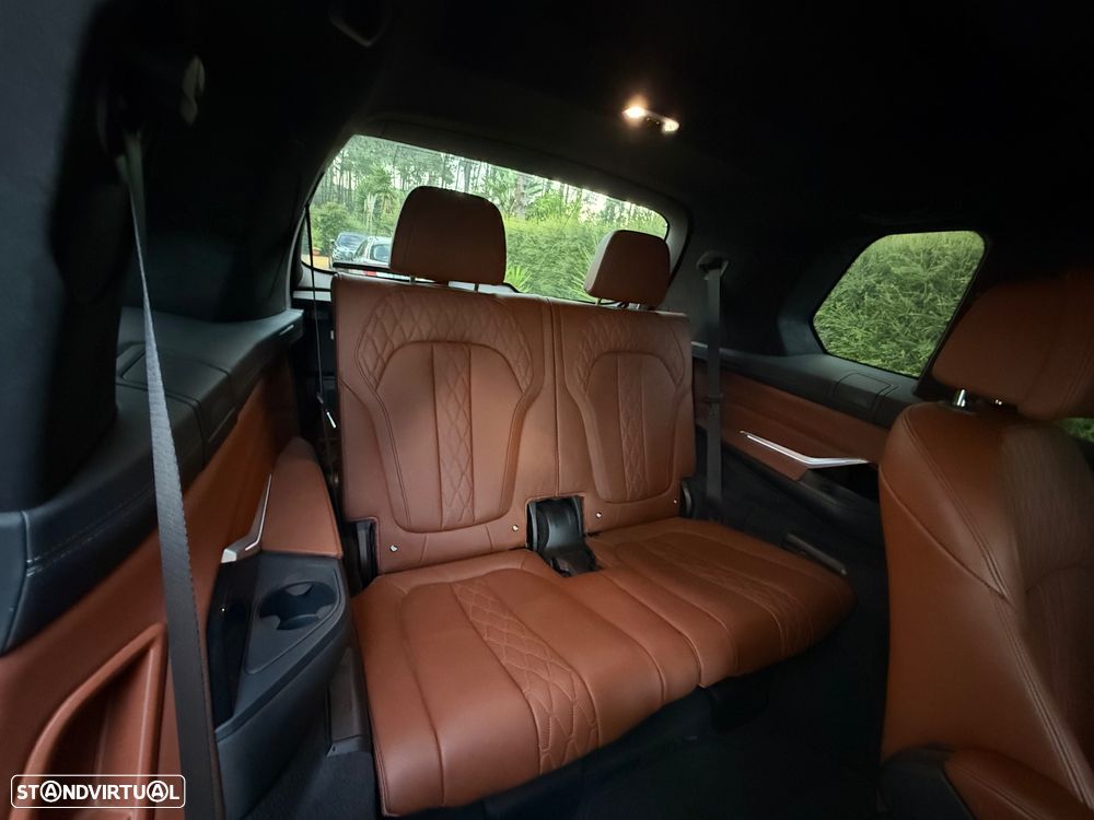 BMW X7 30 d xDrive Pack M - 31