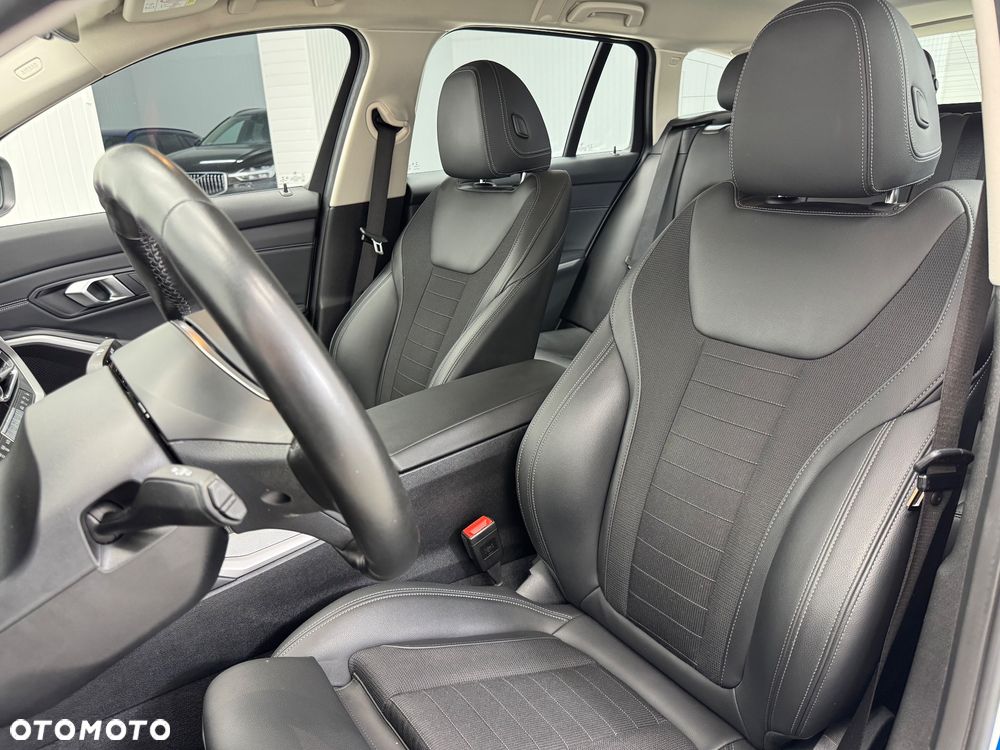 BMW Seria 3 318d Touring Advantage - 6