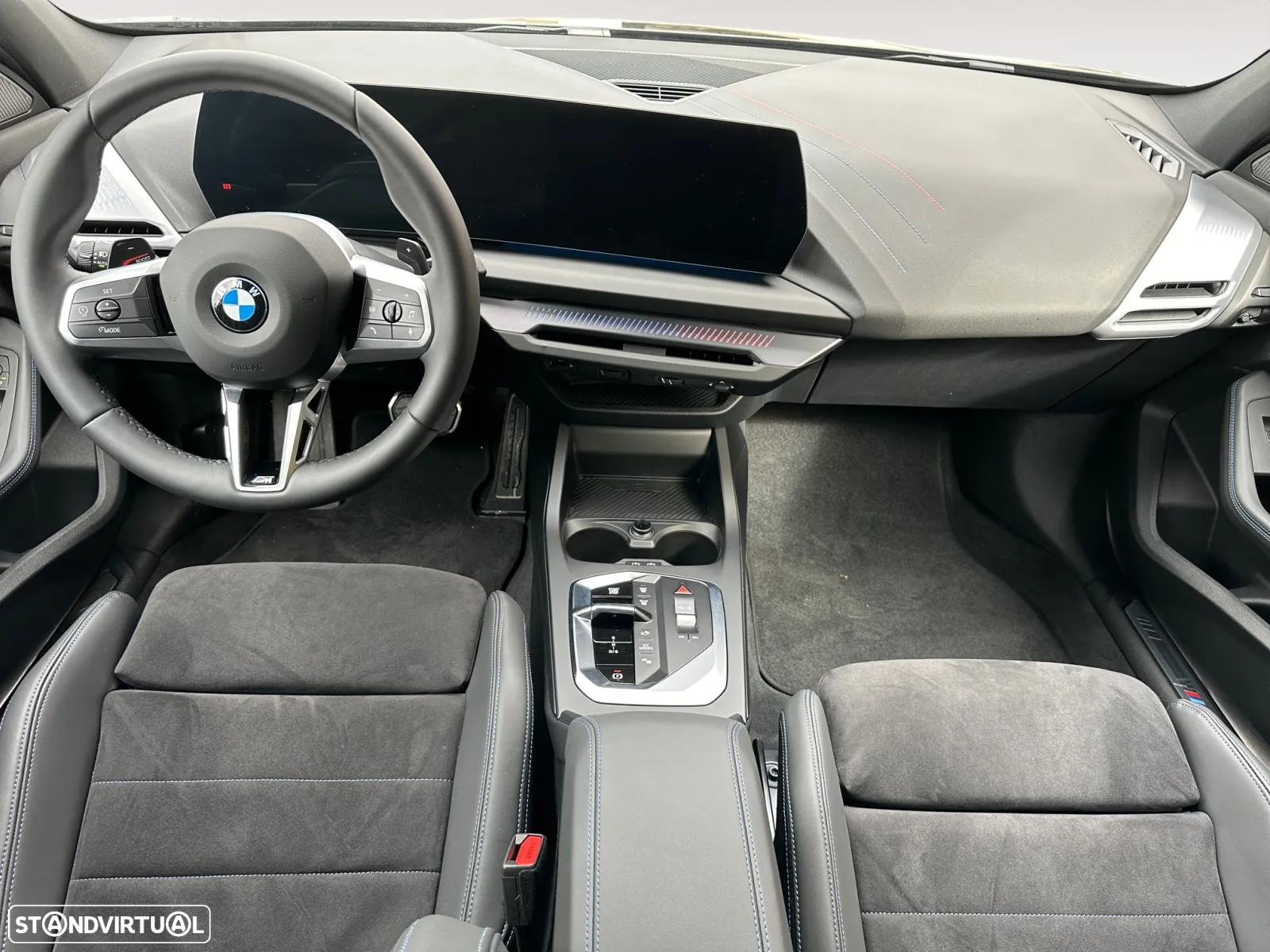 BMW 118 d Pack Desportivo M - 11