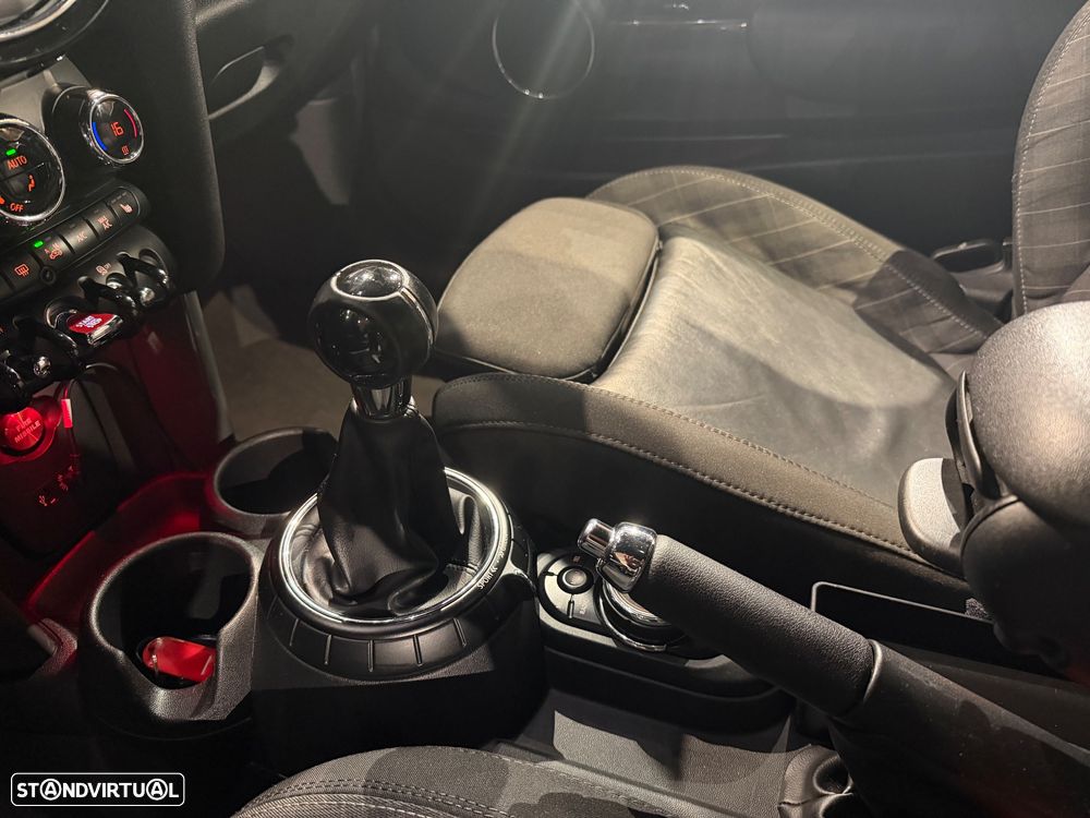 MINI 3 Portas Cooper D Seven Chili - 17