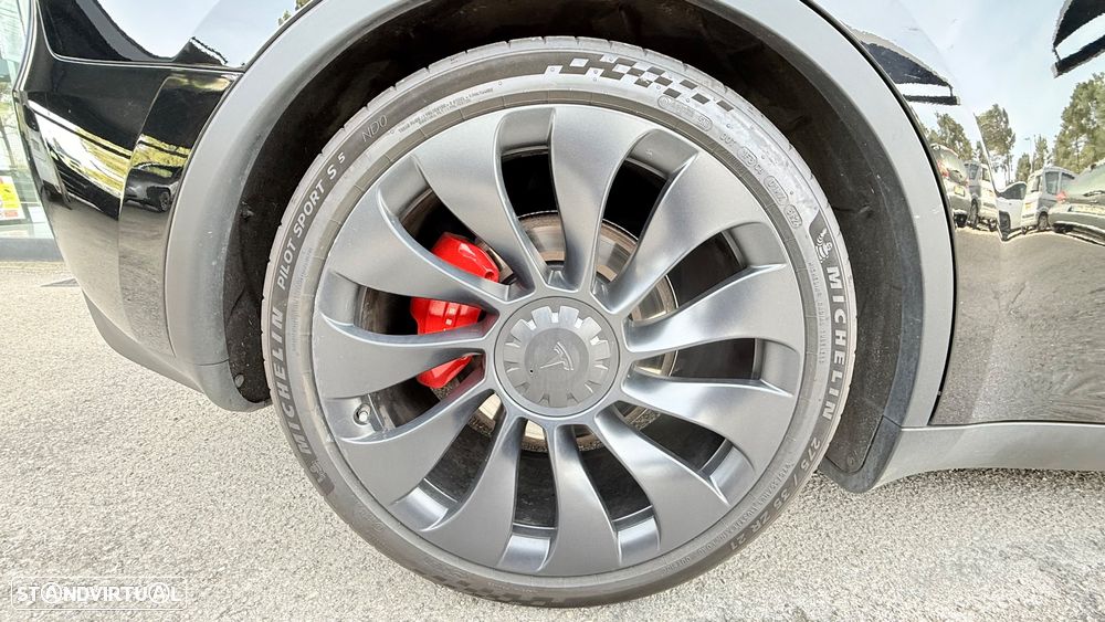 Tesla Model Y Performance Dual Motor AWD - 10