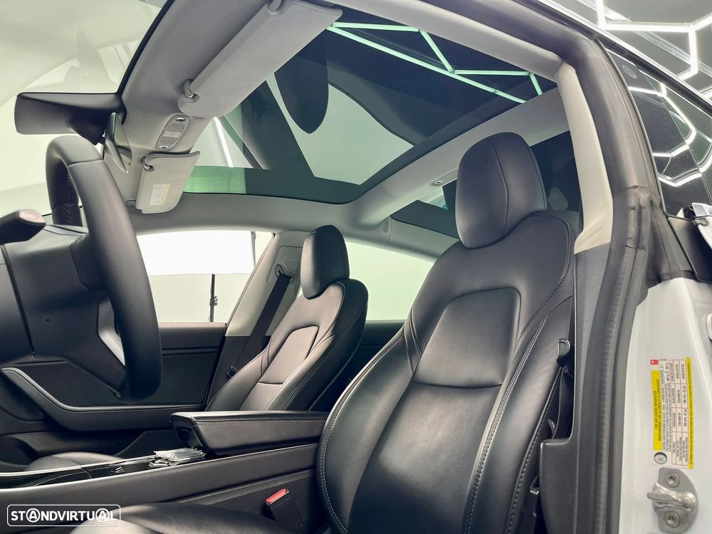 Tesla Model 3 Long-Range Dual Motor AWD - 17