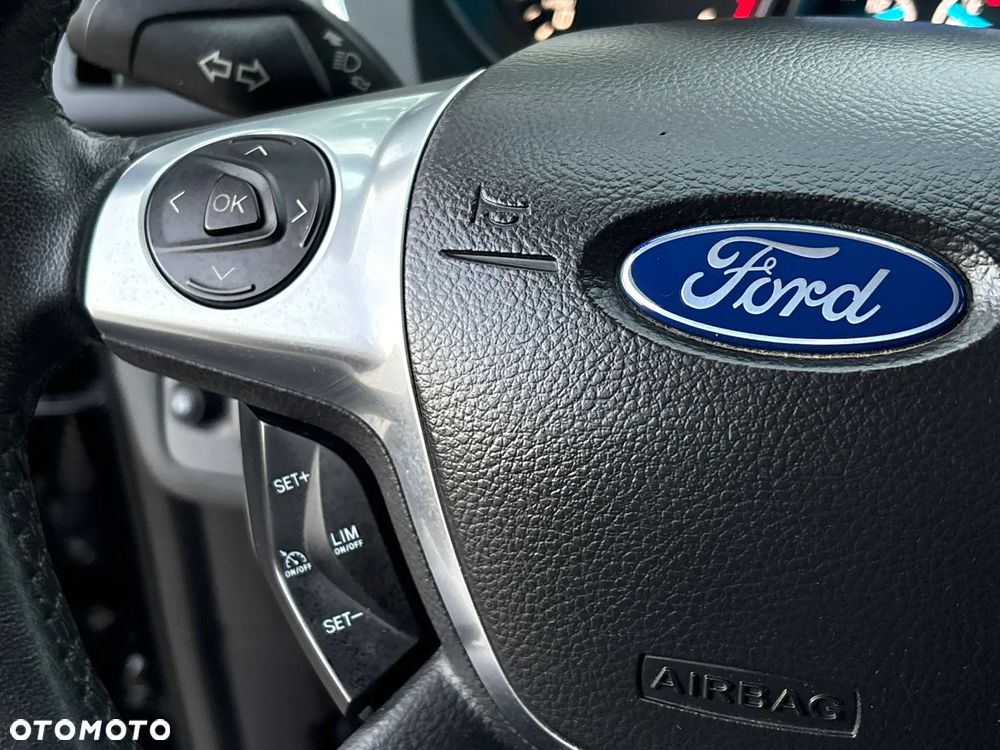 Ford Kuga 2.0 TDCi 4WD Titanium - 24