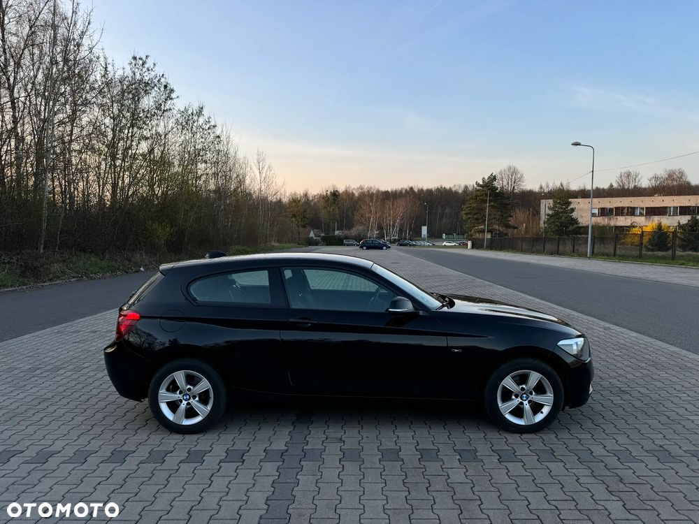 BMW Seria 1 116d Sport Line - 4