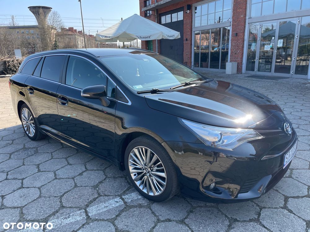 Toyota Avensis 1.8 Premium MS - 12