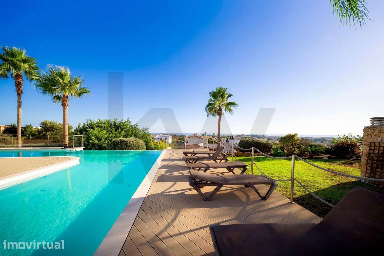 Apartamento T3 com Logradouro, Piscina e Garagem em Patroves – Albufei - Grande imagem: 4/53