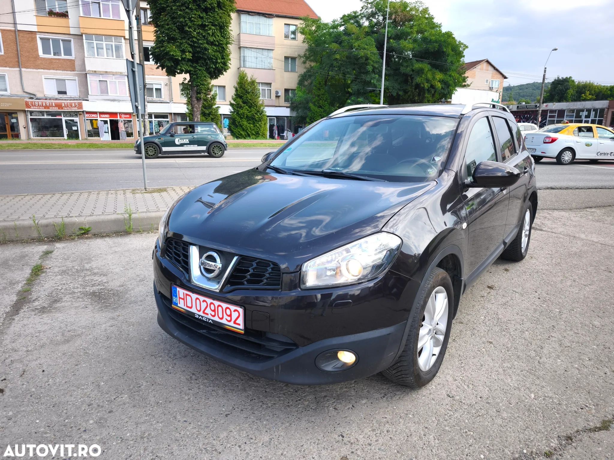 Nissan Qashqai+2 - 1
