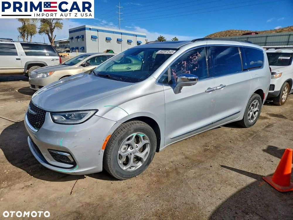 Chrysler Pacifica - 1