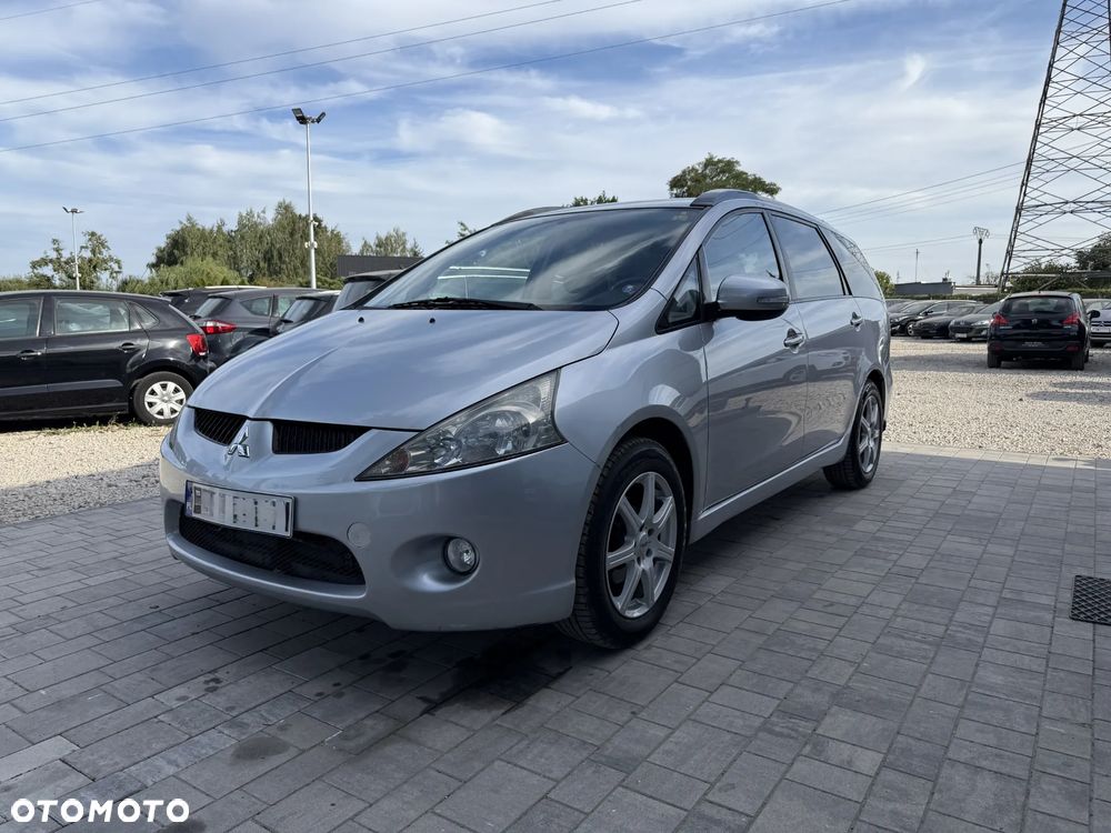 Mitsubishi Grandis 2.4 Inform - 12