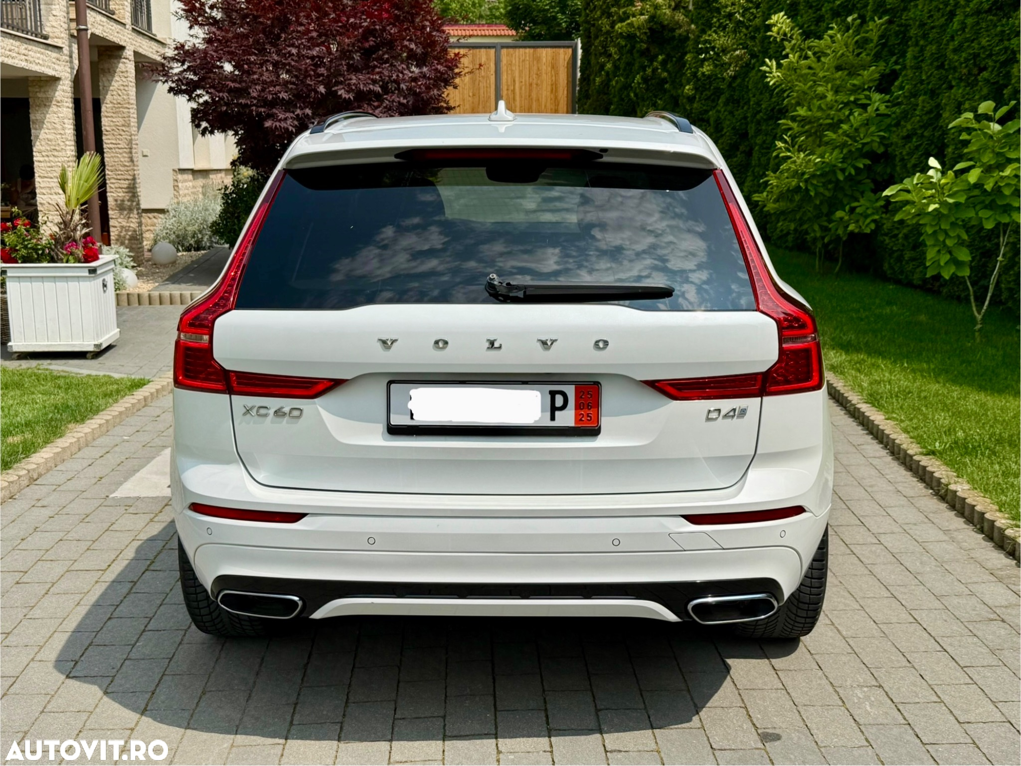 Volvo XC 60 D4 R-Design - 3
