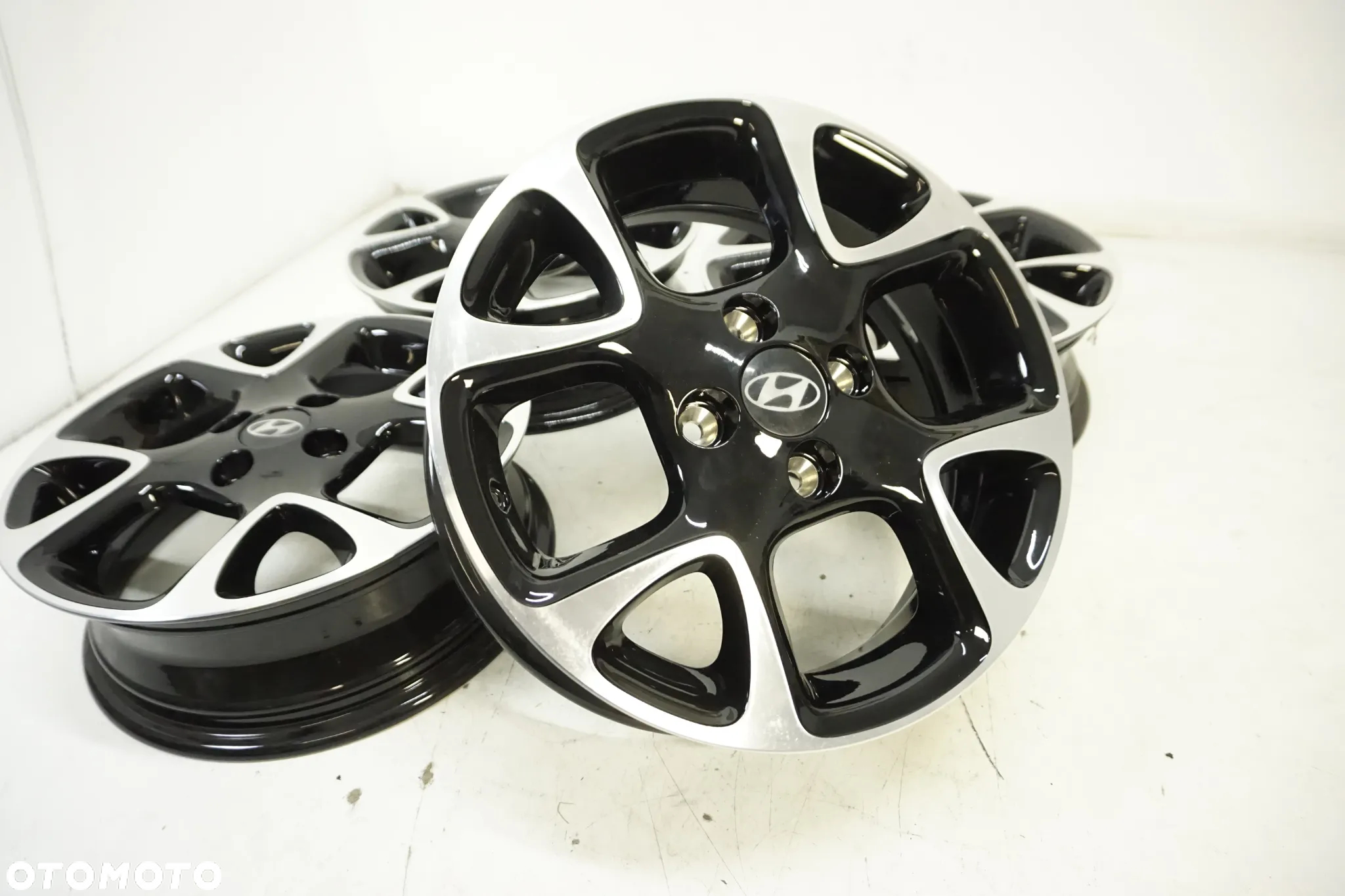 Felgi Aluminiowe 15  Hyundai I20 Inster 4x100 - 2