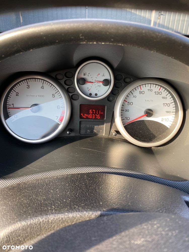 Peugeot 206 - 10