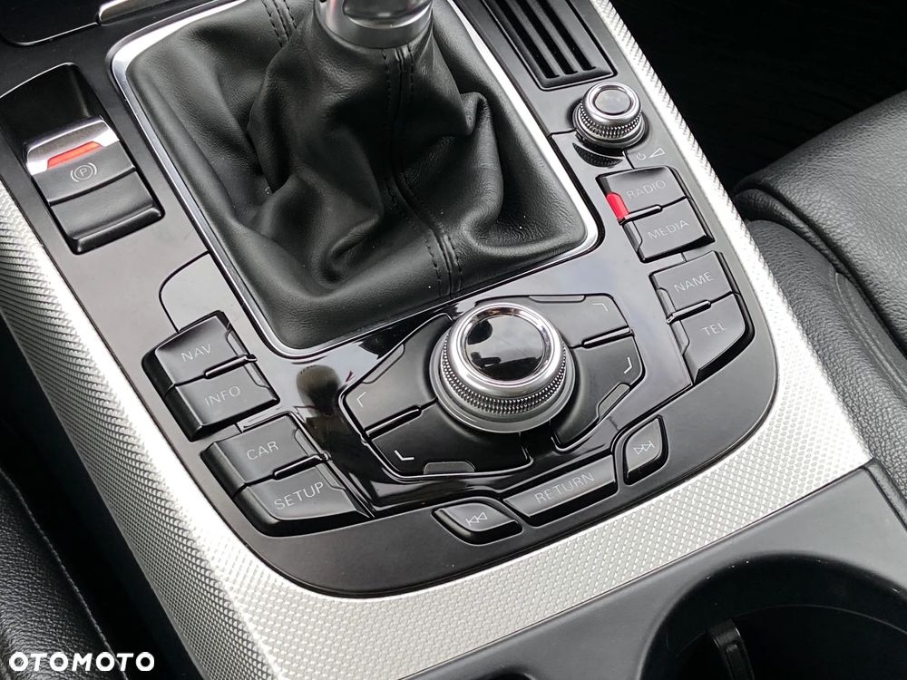 Audi A4 Avant 2.0 TDI e DPF S line Sportpaket - 31