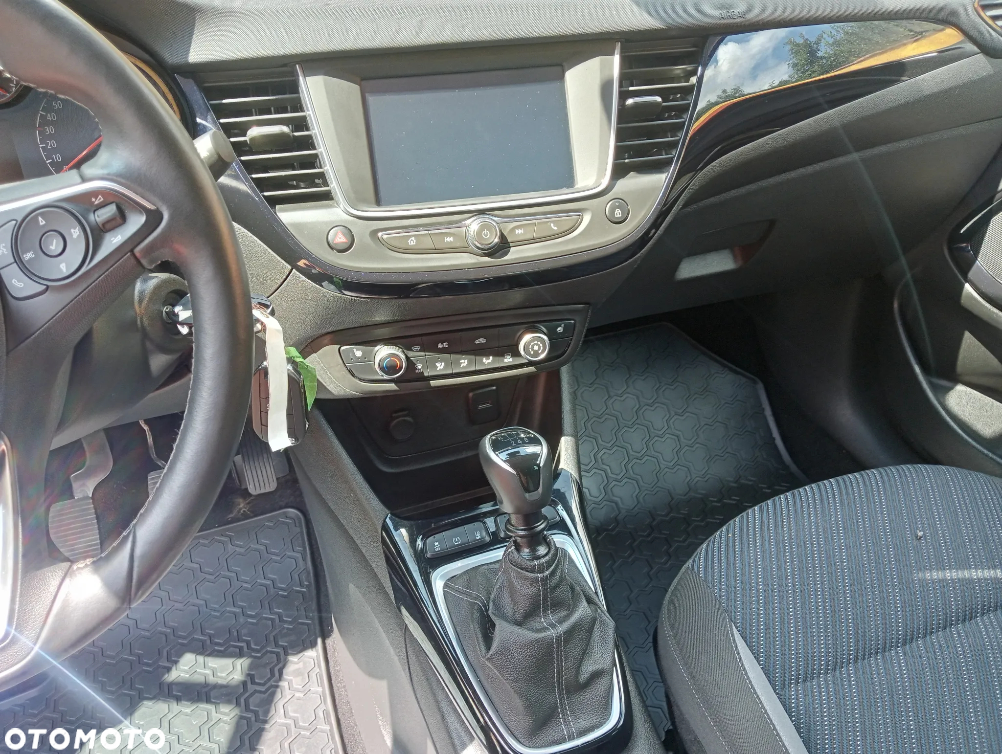 Opel Crossland X 1.2 T 120 Lat S&S - 19