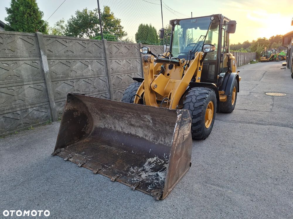 Caterpillar CAT 906 M - 2