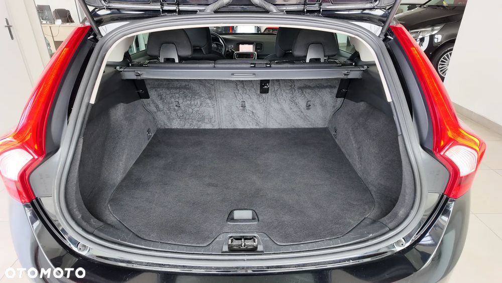 Volvo V60 D2 Drive-E Momentum - 14