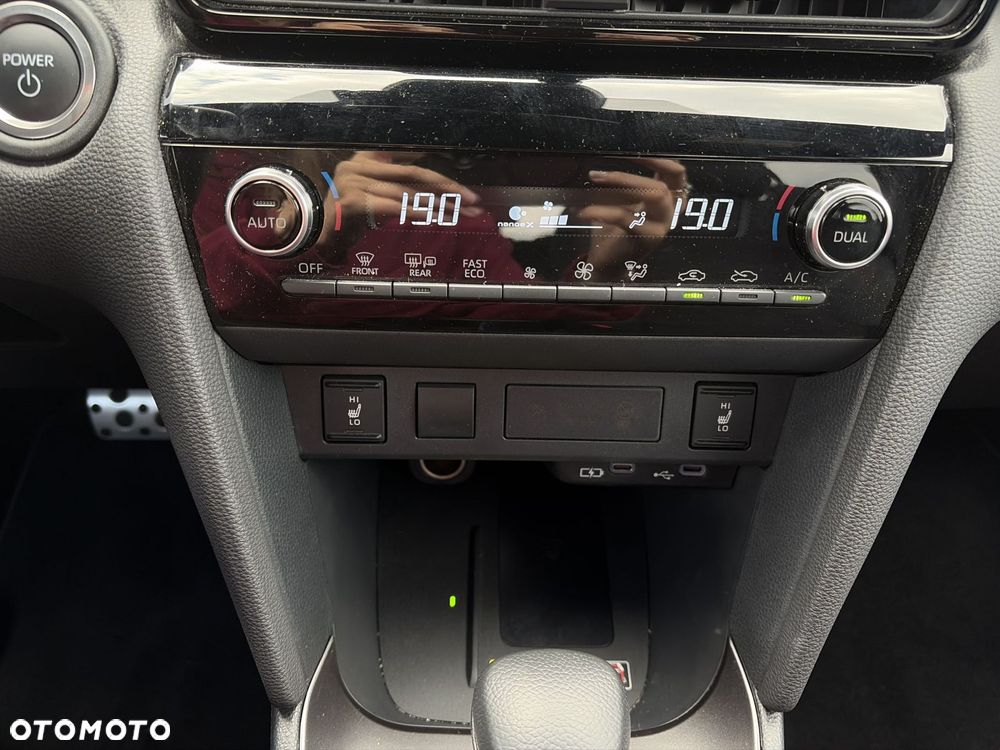 Toyota Yaris Cross Hybrid 1.5 GR Sport - 23