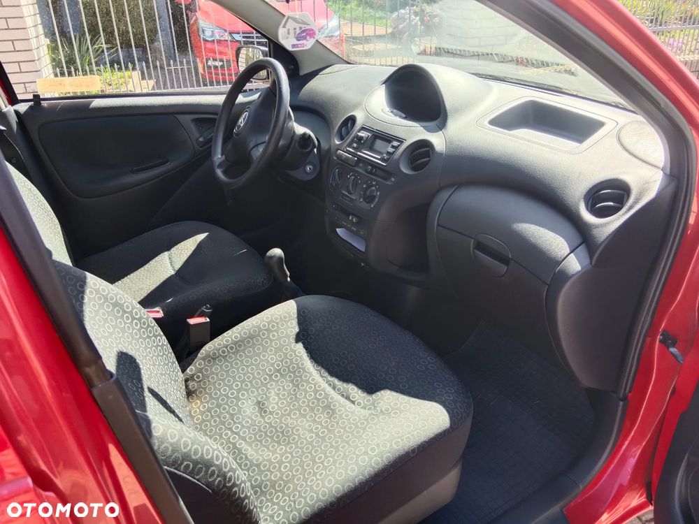 Toyota Yaris 1.0 Base - 10