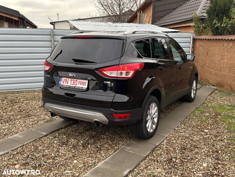 Ford Kuga 1.5 EcoBoost 2x4 Titanium - 3