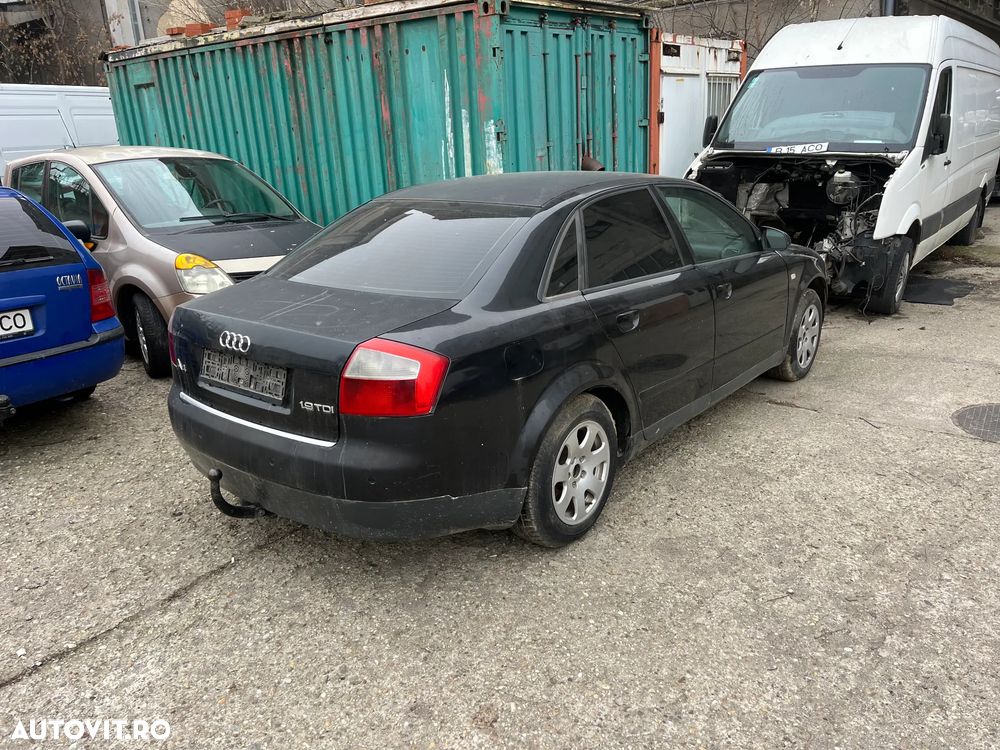 Dezmembrez Audi A4 B6 negru 2002 1,9 TDI berlina - 4