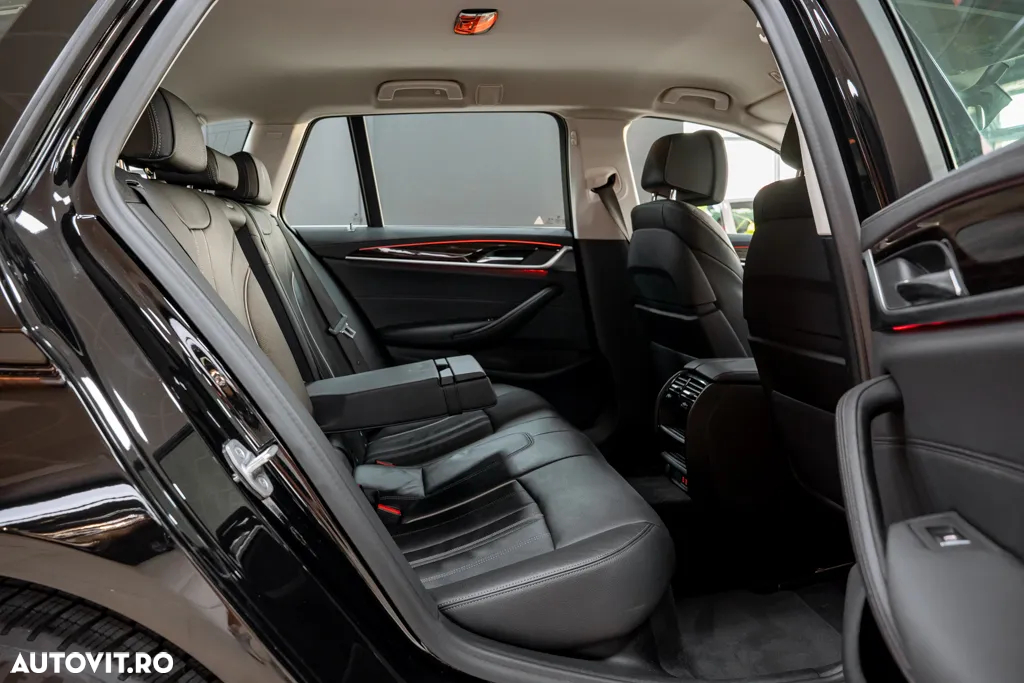 BMW Seria 5 520i Touring Aut. Luxury Line - 30