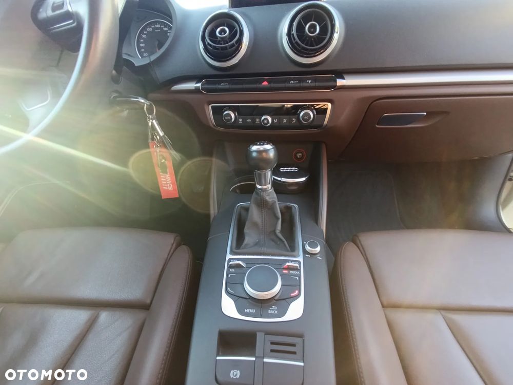 Audi A3 3-drzwiowe 1.4 TFSI Attraction - 5