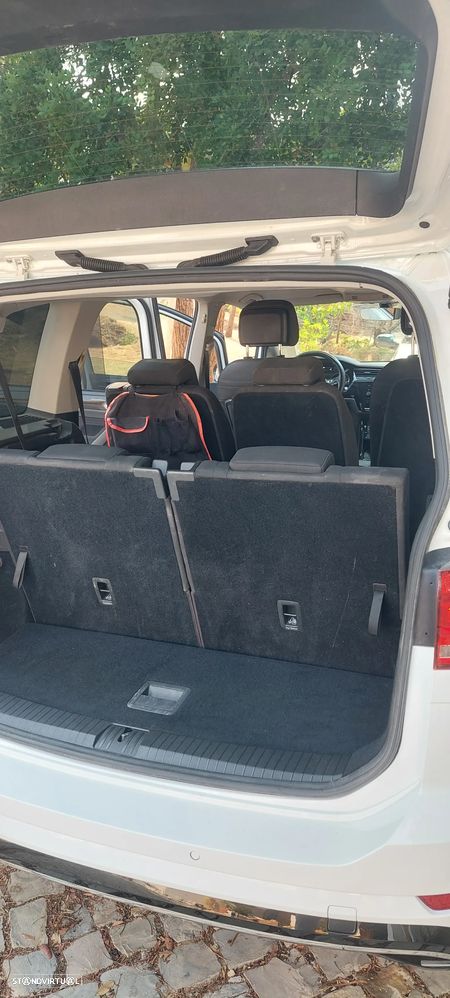 VW Touran 1.6 TDI R-Line DSG - 7