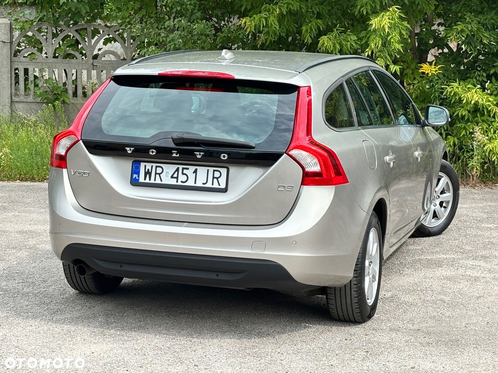 Volvo V60 D3 Momentum - 13