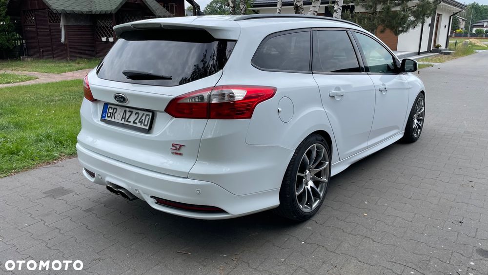 Ford Focus 2.0 EcoBoost ST mit Leder-Sport-Paket - 4