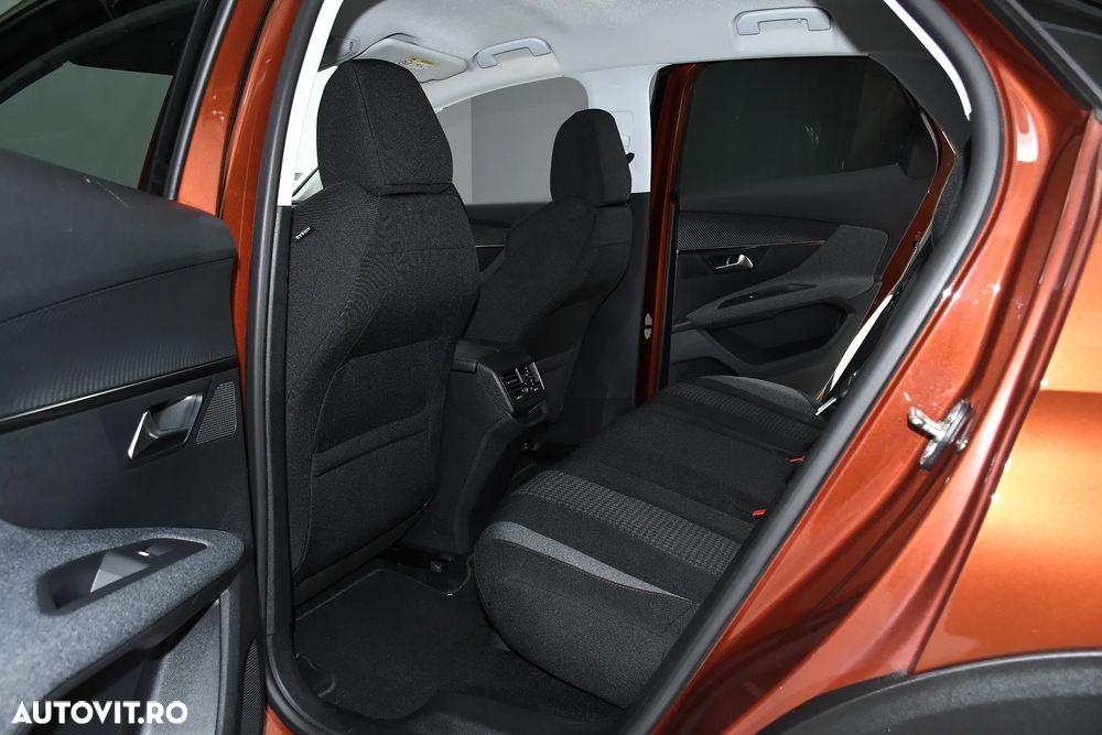 Peugeot 3008 1.2 PureTech 130 EAT8 Allure Pack - 17