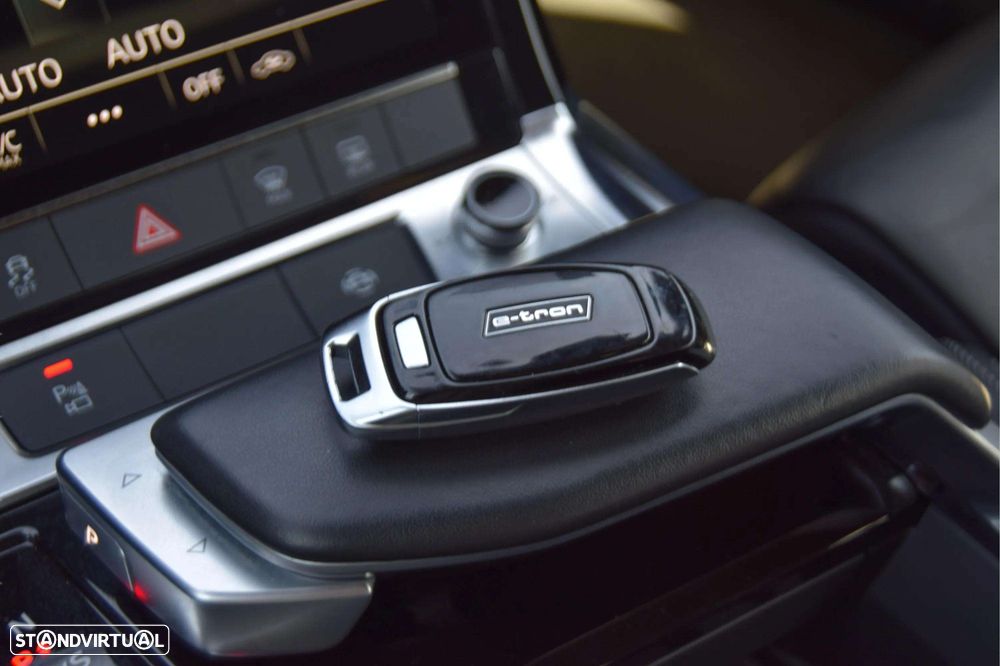 Audi e-tron 55 quattro S line - 34