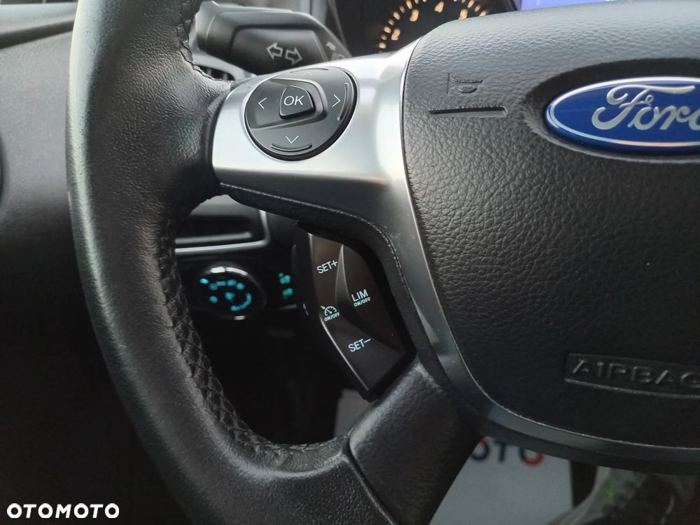 Ford Focus 1.0 EcoBoost Titanium - 25