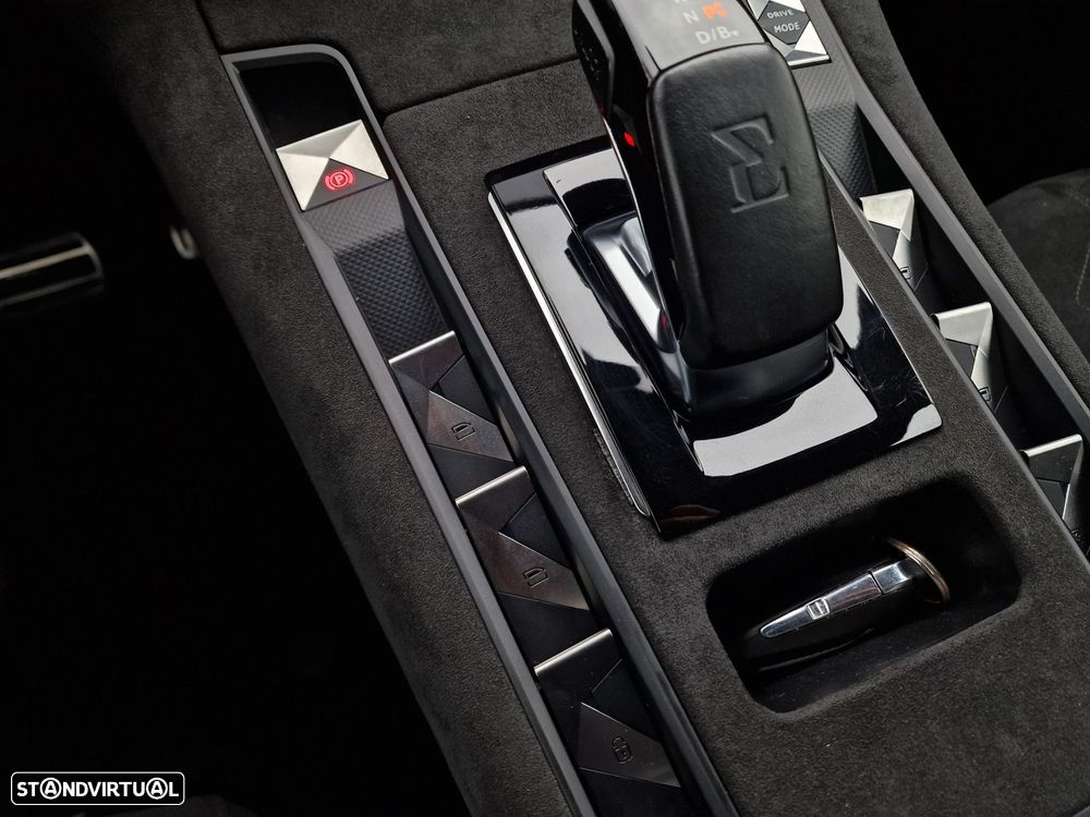 DS DS7 Crossback E-Tense Performance Line+ EAT8 - 33