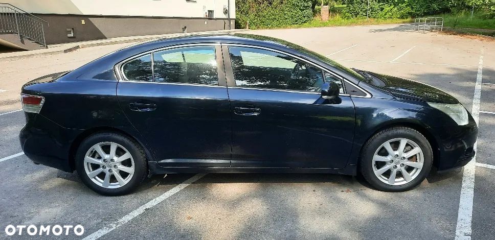 Toyota Avensis 2.2 D-4D Premium - 4