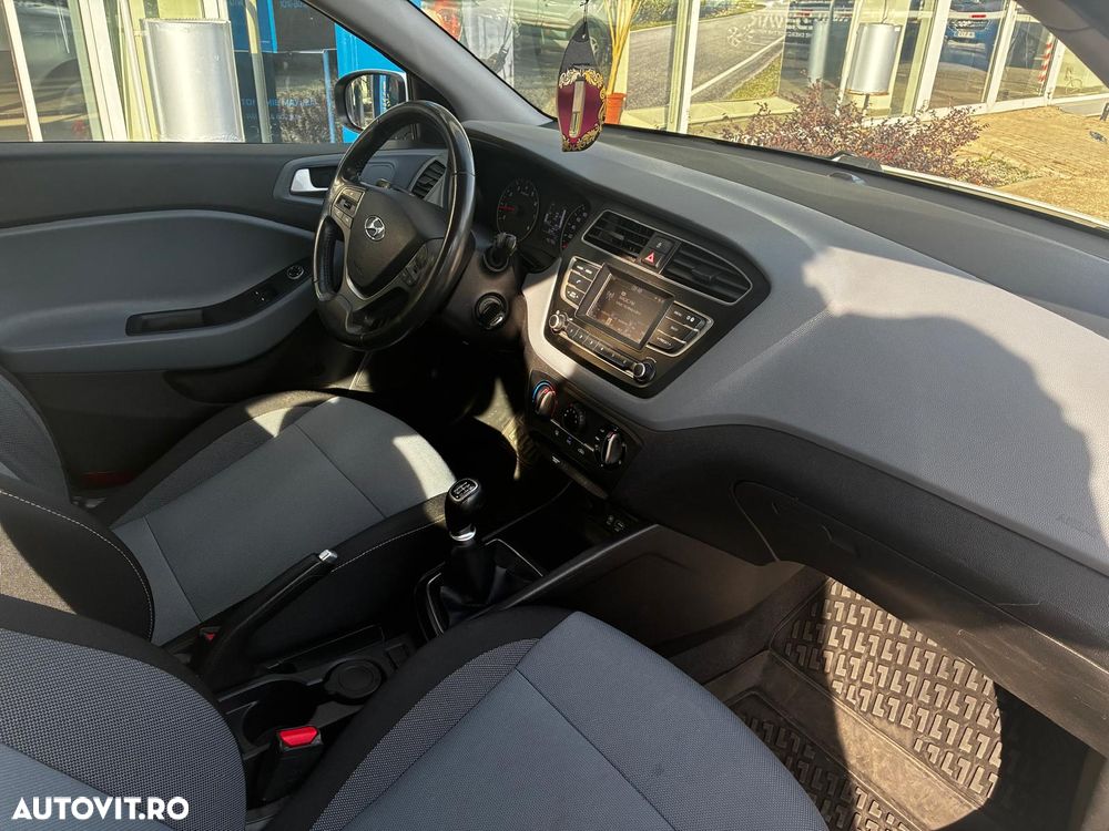 Hyundai i20 - 13