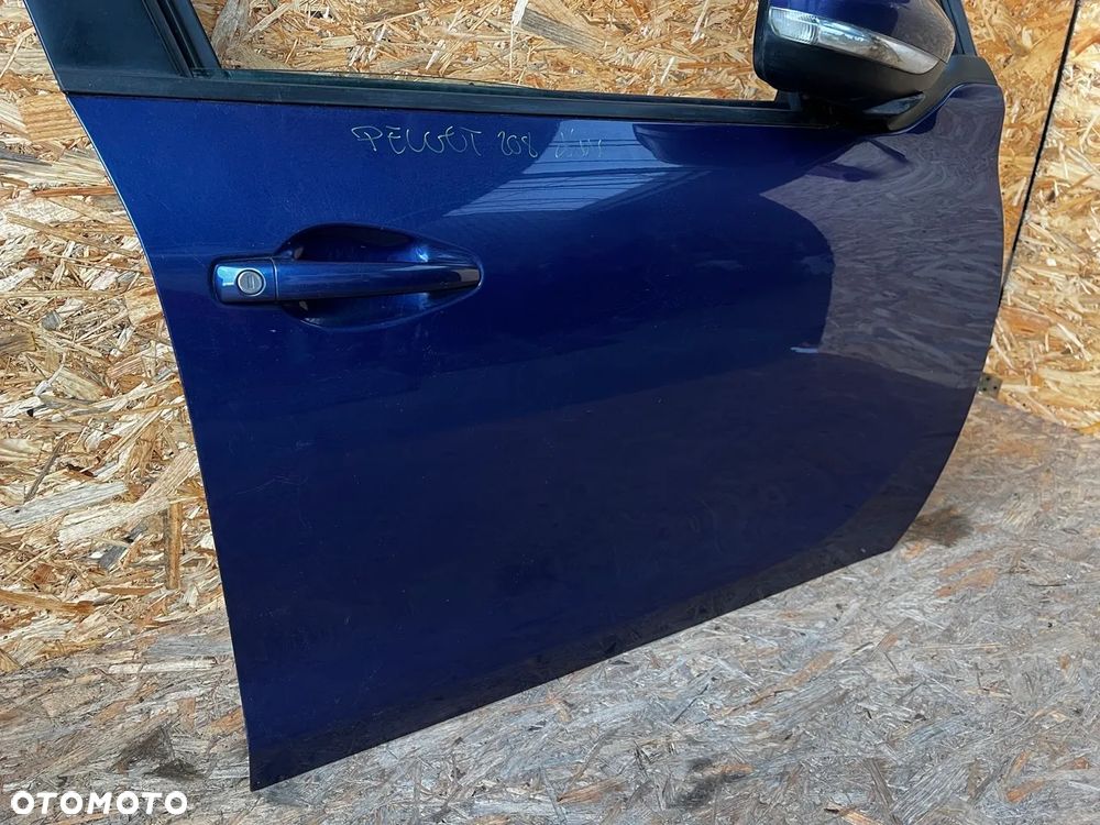 Drzwi PRZEDNIE PRAWE prawy przód PEUGEOT 208 I Kod lakieru: KUC KUCD - 6
