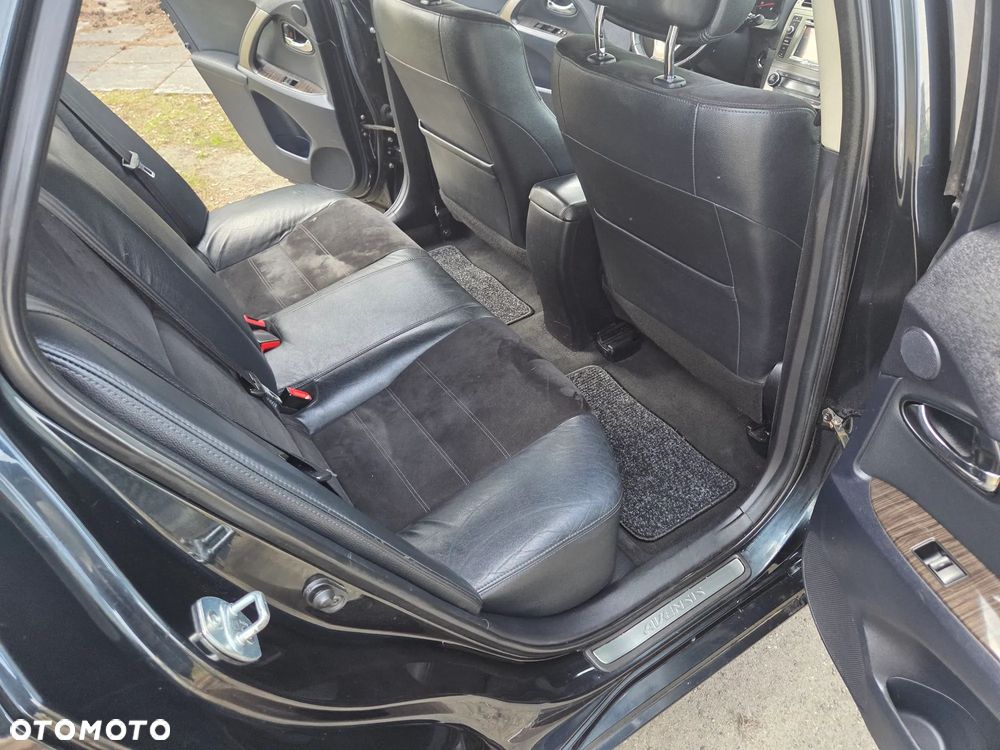 Toyota Avensis Touring Sports 1.8 Business Edition - 36