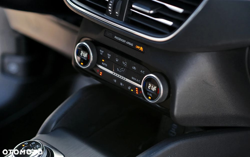 Ford Kuga 2.5 FHEV AWD Titanium - 23
