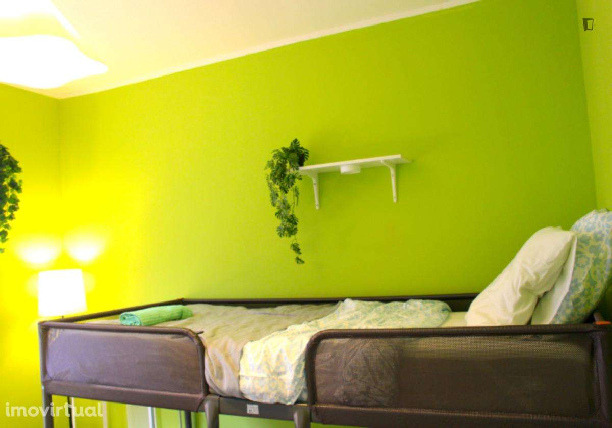 Quarto - localizado em Paranhos Porto - Grande imagem: 4/34